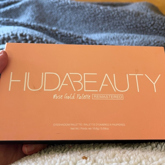 HUDA BEAUTY Other - Eyeshadow